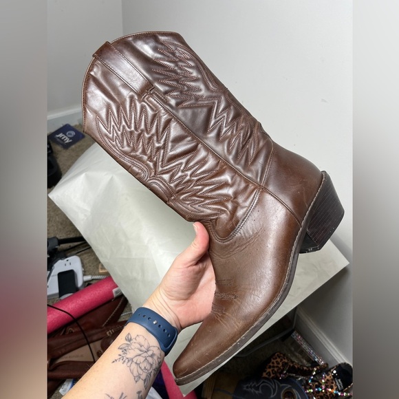 Womens sz 8M Matisse Chocolate Leather Point Toe Cowboy Western Pull Up Boots - Picture 8 of 14